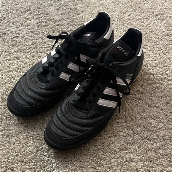 Adidas Men's Mundial Team Cleats Size 12 - Picture 1 of 5